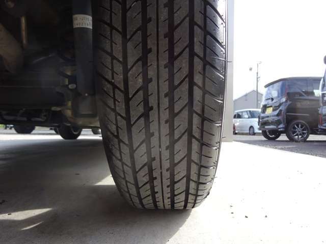 リヤタイヤの山はしっかりあります☆