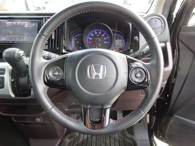 革巻きステアリングです☆