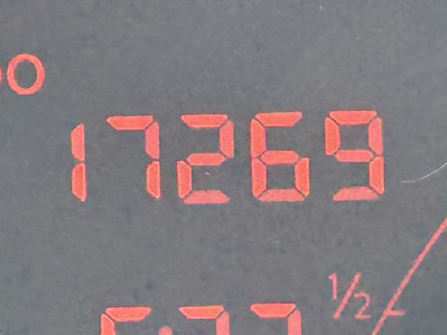 平成25年3月登録・走行17269キロ・車検令和9年6月まであります。