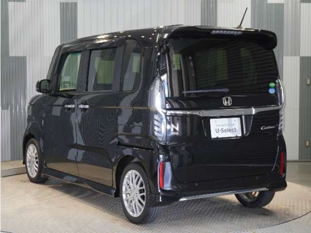 色々なお店で販売しているHonda車ですが、アフターサービスも全てお任せ頂けるのは「HondaCars正規販売店」だけ！ご納車後もお住まいの地域の販売店にて　アフターサービスをお任せいただけます。