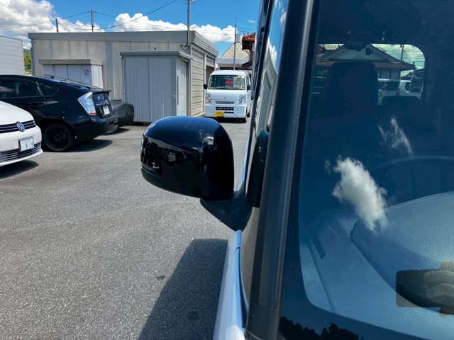 狭い所の駐車時は電動格納ミラーがあれば便利♪さらに、全席パワーウィンドウスイッチ装備★運転席から全ての窓を操作することができます♪