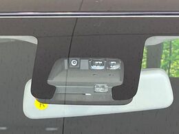 【スズキ　セーフティサポート】走行中に前方の車両等を認識し、衝突しそうな時は警報とブレーキで衝突回避と被害軽減をアシスト。より安全にドライブをお楽しみいただけます。