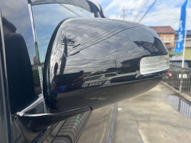 電動格納ミラーなので開封もスイッチ一つです！