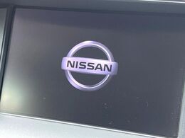 【メーカー純正ナビ】インテリアに溶け込むスタイリッシュな「専用設計」メーカーナビを装備♪視認性や操作性など基本性能にも優れ、より上質なカーライフをお楽しみいただけます。