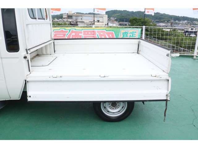 荷台は3方開となっております！