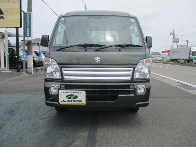 展示前及び納車までに弊社基準に沿って、入念な点検・整備を実施します。交換時期の消耗品は、交換後納車！点検・整備費用は店頭表示価格に含まれております。ご安心ください。