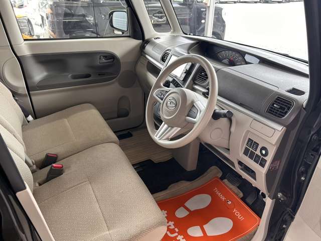 ワンオーナー！ベンチシート採用で広々！使いやすい車内には定評があります！