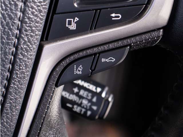 レーダークルーズコントロール　　ミリ波レーダーと単眼カメラで先行車を認識し、車速に応じた車間距離を保ちながら追従走行を支援します。