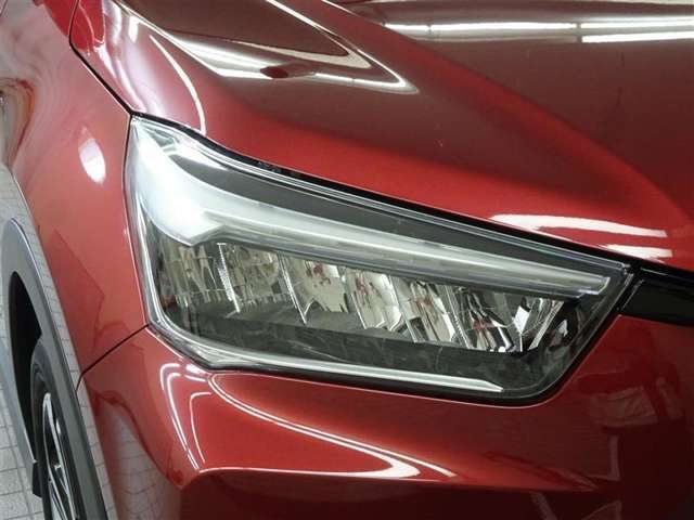 LEDヘッドライトです。デザイン性がよくとても明るいので、夜間の走行や悪天候でも安心です。しかも長寿命！