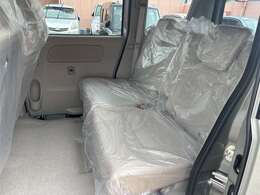 リヤシートスライド＆リクライニングできます