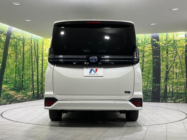 安心の最長10年・走行無制限保証（有償）をご用意。保証内容も充実はもちろん、無料点検＆オイル交換や、年中無休の全国・24時間ロードサービスも付帯されておりますのでご安心下さい。