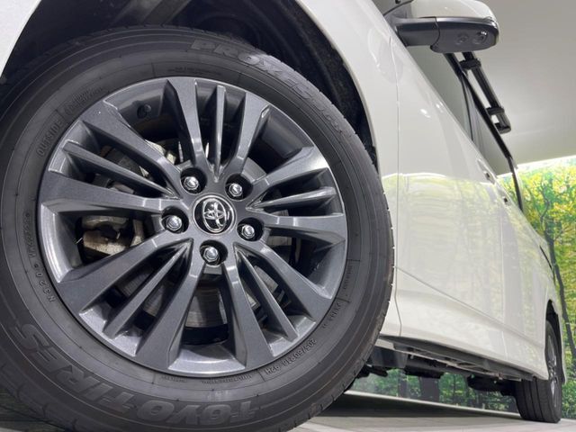 【純正16インチアルミホイール】外観にマッチした純正アルミホイールを装着しております。各種社外アルミホイールや、スタッドレスタイヤも取扱いしております。是非ご相談ください♪