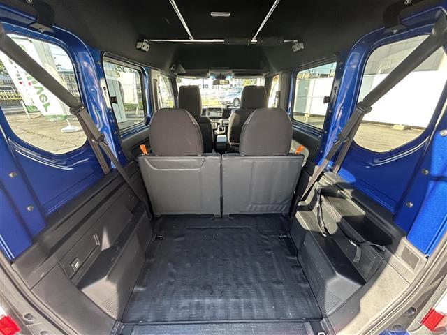 【トランク】積み込みやすくて、たっぷり積める荷室です。シートアレンジできるものは、乗車人数と荷物の量や大きさによってシートを動かすことができるので、より快適なドライブが可能です！