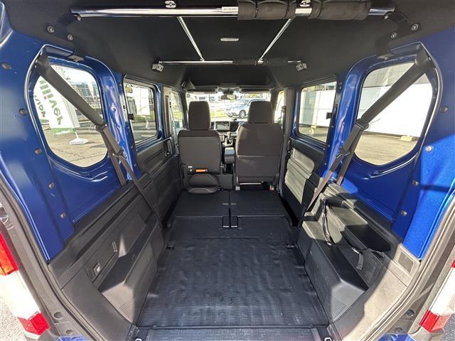 【トランク】積み込みやすくて、たっぷり積める荷室です。シートアレンジできるものは、乗車人数と荷物の量や大きさによってシートを動かすことができるので、より快適なドライブが可能です！