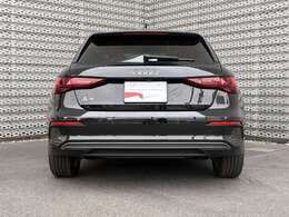 弊社グループ在庫保有台数1500台以上のお車がございます。