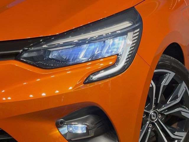 ●LEDヘッドライト：夜間走行時も良好な視界を確保し安心して運転できる高輝度LEDヘッドライトを装備！点灯速度が早く、消費電力も抑えられています。