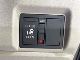 【パワースライドドア】スマートキーや運転席のスイッチでスライドドアの開閉が可能♪電動だから力を入れてドアを開ける必要が無く、小さいお子様でも、重い荷物を持っている時もラクに開け閉めできます♪