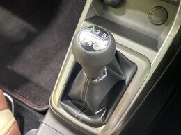 【フロア5速MT】走りの5速MT！！スポーティーな走行をお楽しみいただけます♪