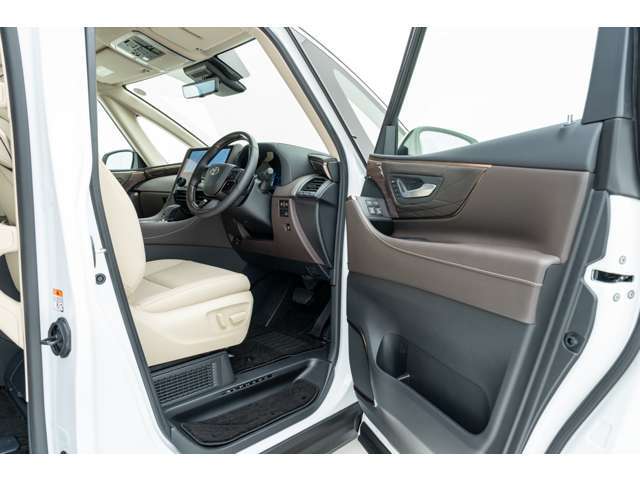 ●オートローン特別低金利フェア2.4％実施中！お支払い回数も120回払いまで対応しております。もちろん残価設定型も金利2.4％！残価設定型も120回払いまで対応しております。是非この機会にご検討ください。