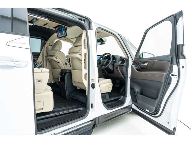 ●オートローン特別低金利フェア2.4％実施中！お支払い回数も120回払いまで対応しております。もちろん残価設定型も金利2.4％！残価設定型も120回払いまで対応しております。是非この機会にご検討ください。