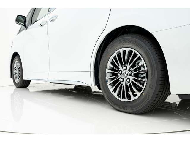 ●メーカーの保証継承可能な車両の場合は、保証継承の手続きを行ってからご納車させていただきます。ご購入後も安心してお乗りいただけます。