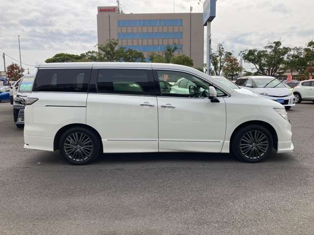 自社運営の陸運局指定整備工場(民間車検工場)完備！経験豊富な整備士が多数在籍し、しっかりした整備をお約束いたします。☆法定定期点検整備の費用は諸費用に含まれます。☆点検記録簿を発行いたします。