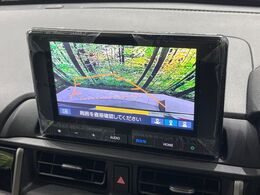 【バックカメラ】駐車時に後方がリアルタイム映像で確認できます。大型商業施設や立体駐車場での駐車時や、夜間のバック時に大活躍！運転スキルに関わらず、今や必須となった装備のひとつです！