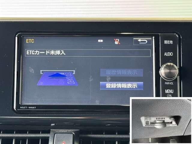 ナビ連動ETC付きです。高速道路料金所での小銭の出し入れや雨天時における窓の開け閉めなどの煩わしさが解消できます。料金所の通過もスムーズで快適ですよ。☆使用履歴表示や音声案内もしてくれます☆
