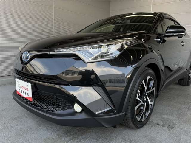 LEDヘッドランプです。十分な明るさを保ちつつも消費電力が少なく、バルブ寿命も長いのが特徴です。瞬時にMAXの光量を発揮するのもLEDならではです。