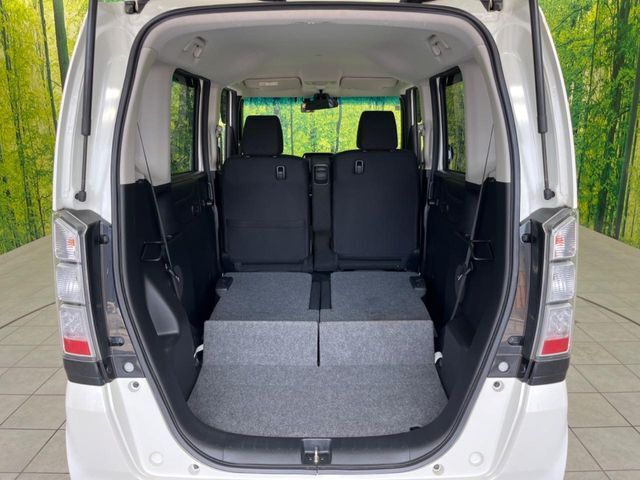 普段のお買い物や通勤、送迎等に十分な荷室スペースを確保しております。セカンドシートを倒すと、大きな荷物の積載も可能です♪