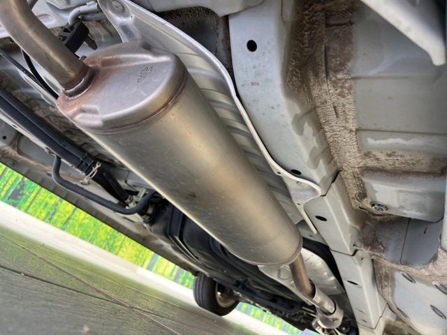 お車を安心してお乗りいただく為には、足回りの定期点検が欠かせません。サービスサポート（有償保証）では無料点検もご提供しており、安心のカーライフをお過ごしいただけるサポート体制が整っています。