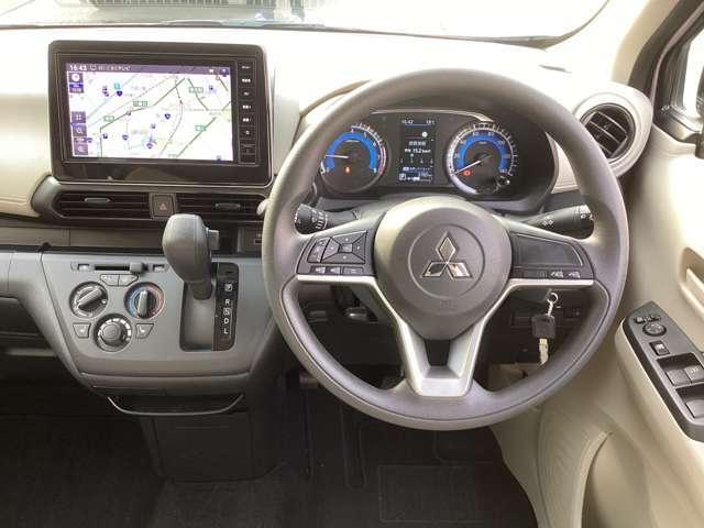 運転者にとっては日々使用することとなる運転席です。運転席が快適だと運転に集中することができますね。