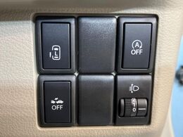 【パワースライドドア】スマートキーや運転席のスイッチでスライドドアの開閉が可能♪電動だから力を入れてドアを開ける必要が無く、小さいお子様でも、重い荷物を持っている時もラクに開け閉めできます♪