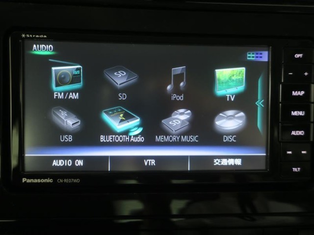 パナソニックストラーダナビを搭載。