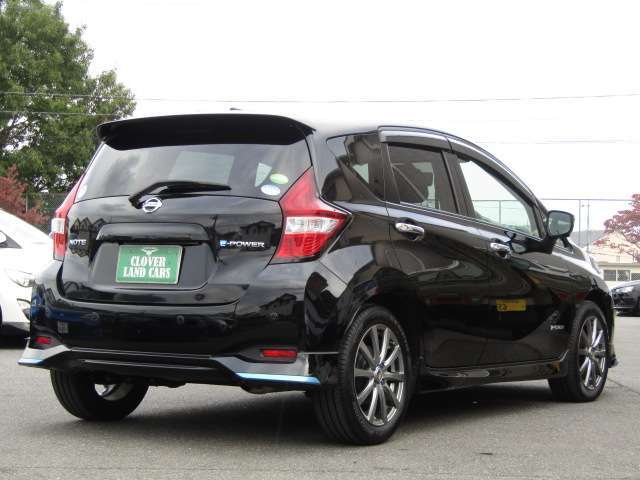 【タイヤ交換もお任せください！！】当店では各種、新品タイヤ・アルミも格安で取り扱いいたしております。認証工場完備。車のことならなんでもご相談ください。　　　※メールやLINEでのお問合せも可能です。