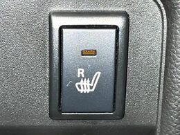 【シートヒーター】寒い日に重宝するシートヒーター！エアコンより早く温まってくれるので寒がりの人も安心ですね♪エアコンの温風は乾燥するから苦手、という方にもをおすすめです。