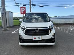 これからお車を購入し長くカーライフを楽しんで頂きたいと思い、当社スタッフは、そんな様々なお客様と安心して、楽しめるカーライフを一緒に考えてご提案させて頂いております
