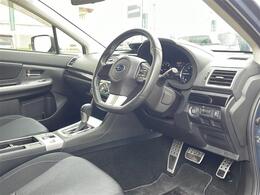 運転席の画像です。店舗にて現車の確認もいただけますので、お電話で在庫のご確認の上是非ご来店くださいませ！！！