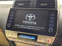 【メーカー純正ナビ】インテリアに溶け込むスタイリッシュな「専用設計」メーカーナビを装備♪視認性や操作性など基本性能にも優れ、より上質なカーライフをお楽しみいただけます。