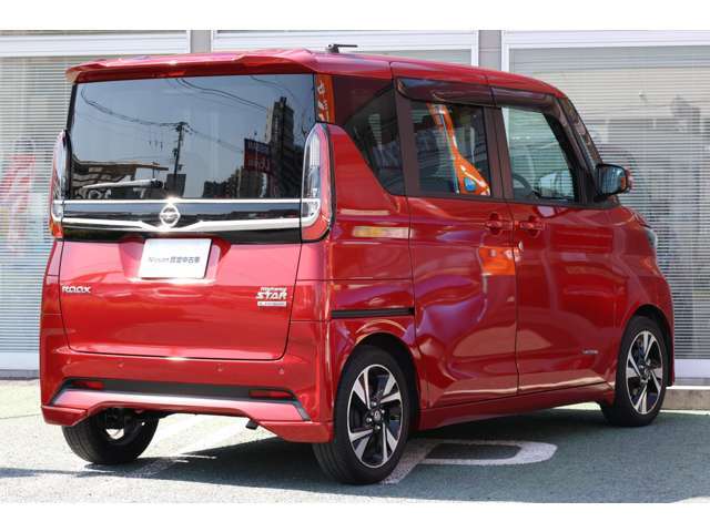 1年間無料保証の「ワイド保証」とプラス2年最長3年の組み合わせ「ワイド保証プレミアム」も お選び出来ます。走行距離無制限！全国3000か所の日産サービス工場ご利用可能です。