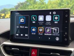 【ディスプレイオーディオ】お手持ちのスマートフォンとの連携で、ナビや音楽再生など各種アプリを使用可能。スマホに近い感覚でお使いいただけます♪