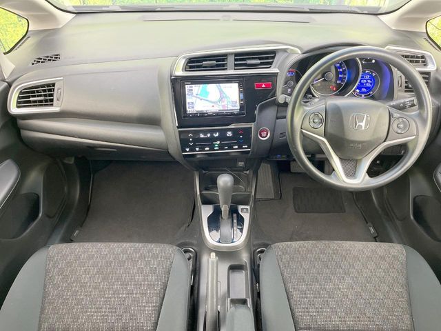 グループ総在庫数約30，000台！！全国の系列店からメーカー・車種問わずご紹介出来るので、あなたにピッタリのお車が見つかるはずです♪まずはお問い合わせ下さい☆