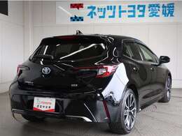 低重心でワイドなボディがスポーティさを際立させています。