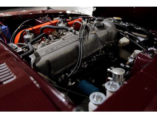 【エンジンルーム】エンジンの調子は良好です！ご納車前にはしっかりとオイル交換・その他油種類の点検補充をさせて頂きます。また、ガリバーでは修復歴のある車は販売いたしません。