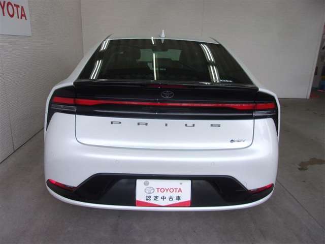 バックカメラが付いているので後方確認が非常にしやすいです。今や運転初心者も熟練者も必須装備！
