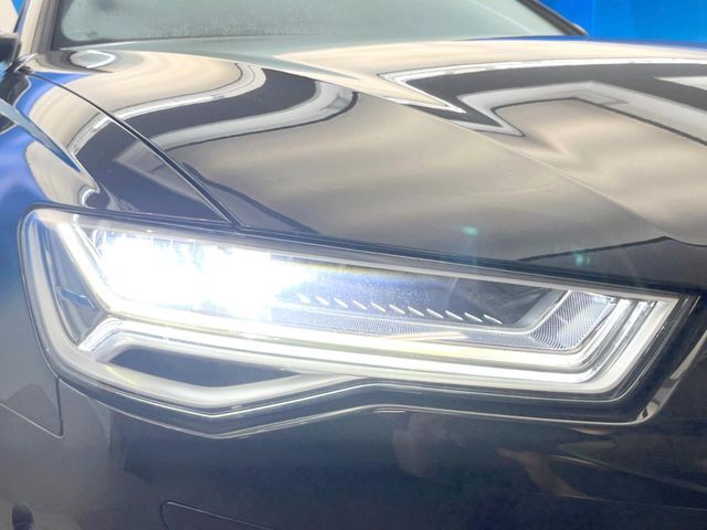 ●LEDハイビームが多数独立で存在し、ハイビーム時に対向車や前方を走る車の部分をロービームに切り替えが可能！！シーケンシャルウインカーも装備！！