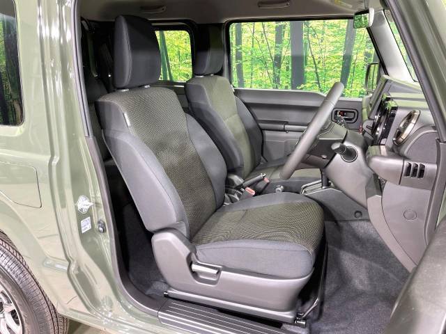 運転席シート廻りは使用感も少なく、良好な状態となっています。丁寧に使われていたことがよくわかりますね。