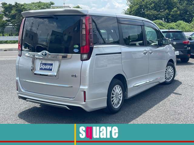 ディーラー下取り入庫車！リア修復歴有りになります。走行71000キロになります。