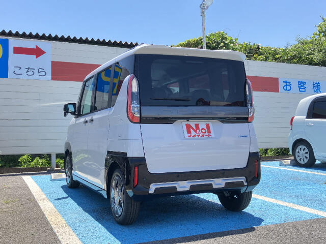 軽自動車は、小回りも楽々です！とても運転しやすいお車ですよ！