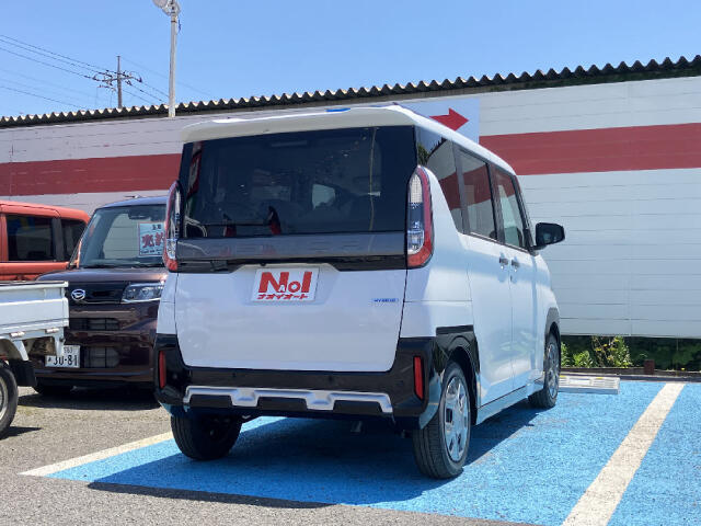 ★新しいうちにコーティングを施工する事により、ツヤを長持ちさせる効果があります。汚れも付きにくく、落としやすくなりますのでオススメです。種類がございますので詳しくは営業スタッフにお問い合わせ下さい。